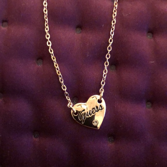 3 Guess Los Angeles necklaces - Picture 13 of 15